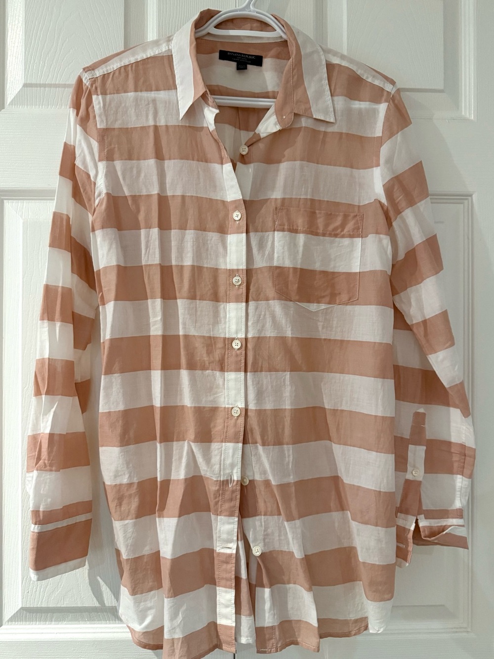 Banana Republic Striped Button-Up Shirt in Muted Pink and White - Lightweight